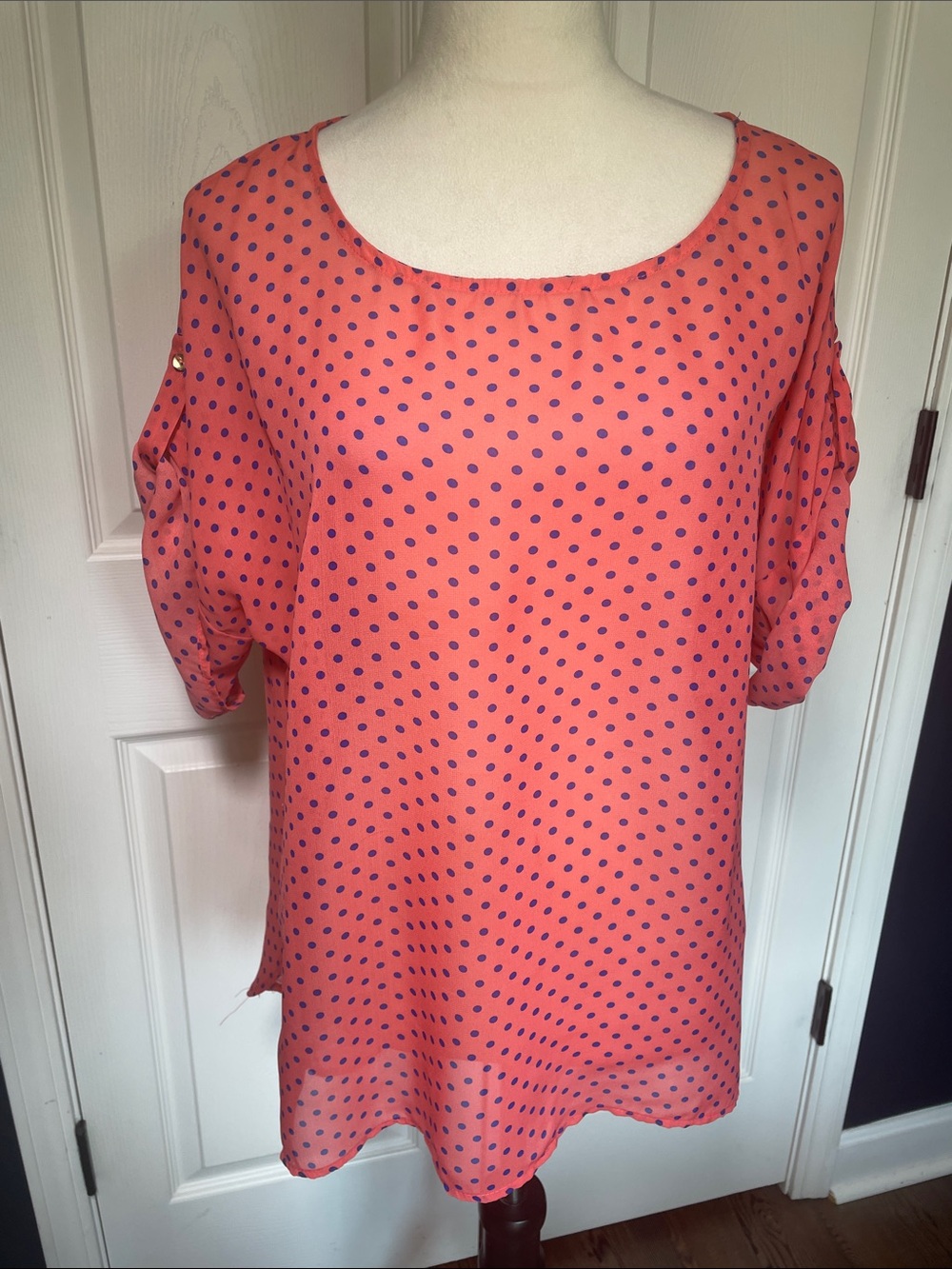 Bobeau Coral Sheer Blue Polka Dot Blouse Scoop Neck Tab Sleeve Size Large